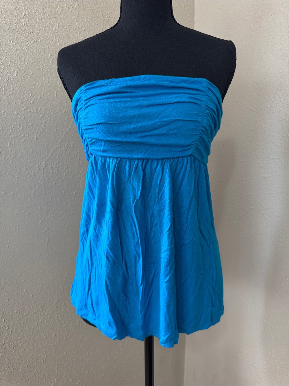 Strapless Ruched Crop Top in Bright Turquoise Blue